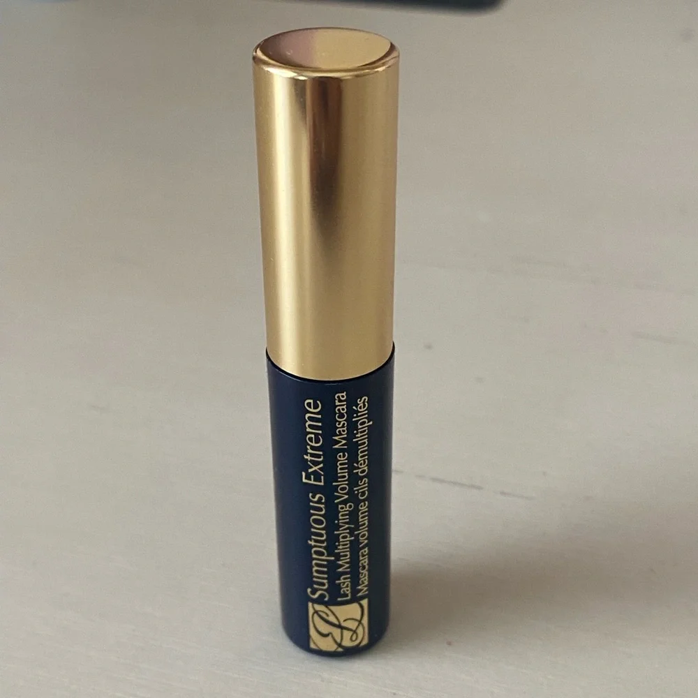 NWOT ESTÉE LAUDER Sumptuous Extreme Lash Multiplying Volume Mascara Travel Size